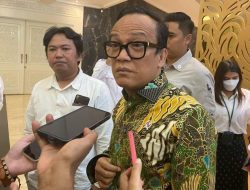 Wamenaker Apresiasi Kepolisian Bersama Pemkot Surabaya Tangani Kasus Tahan Ijazah Karyawan dan Segel Gudang Sentosa