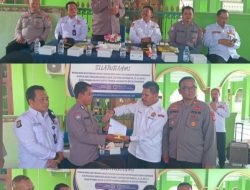 PokdarKamtibmas Bhayangkara Sektor serang Baru Dan Kapolsek Serang Baru (AKP. HOTMA SITOMPUL, S. H.,M.H.) Silahturahmi dan Pembagian Kartu Tanda