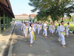 Tumbuh di Atas Semangat Baja: Karateka Cilik Trenggalek Cetak Prestasi di Markas TNI