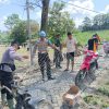 Solid, Polisi dan TNI bersama Warga Pasang Bronjong Cegah Longsor di Bojonegoro
