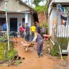 Sinergitas Polisi Bersama TNI dan BPBD Tangani Banjir dan Bersihkan Material Longsor di Kediri