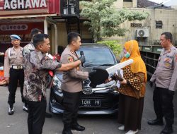 Senyum Sumringah Korban Curanmor Saat Polres Pelabuhan Tanjungperak Temukan dan Kembalikan Kendaraan yang Hilang