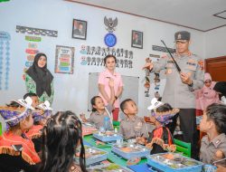 Wujudkan Asta Cita, Polres Ngawi Berbagi Makanan Bergizi dan Susu di Taman Kanak – kanak