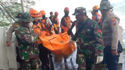 Anggota Koramil Pagerwojo Bantu Evakuasi Korban Hanyut di Waduk Wonorejo, Tulungagung