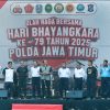 Soliditas Polda Jatim Bersama TNI dan Forkopimda Olahraga Bersama Sambut Hari Bhayangkara ke -79