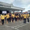 Bersihkan Masjid Agung, Puluhan Personel Polres Bangkalan Gelar Bakti Religi Sambut Hari Bhayangkara ke – 79