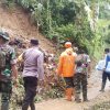 Longsor Putus Akses di Trenggalek, TNI-Polri hingga Warga Bergerak Cepat Buka Jalur