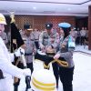 Kapolda Jatim Pimpin Upacara Pemuliaan Nilai Luhur Tribrata Pataka Polda Jatim ‘Tan Hana Dharma Mangrwa’