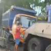 Truk Tabrak Halte Trans Jakarta di Gatsu Sempat Bikin Macet Sudah Dievakuasi