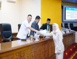 Wakili Bupati Kampar, Sekda Kampar Hadiri dan Dengarkan Pandangan Umum Fraksi-Fraksi DPRD Terhadap RPP APBD Kampar Tahun 2024