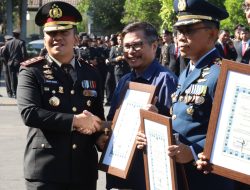 HUT Bhayangkara ke-79, Kapolres Pelabuhan Tanjung Perak Beri Penghargaan untuk Forkopimda Surabaya Atas Sinergitas Jaga Kamtibmas