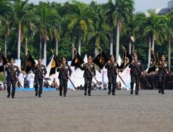 Presiden Hadiahi Penghargaan Nugraha Sakanti dan Tanda Kehormatan Bintang Bhayangkara Nararya