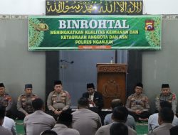 Polres Nganjuk Gelar Binrohtal, Kapolres Ajak Anggota Tingkatkan Rasa Syukur