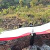 Pengibaran Sang Saka Merah Putih di Puncak Taman Chiken Warnai HUT RI ke-80