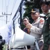 Kapolda Jatim Temui Massa Unras Aliansi BEM Nusantara di Depan Mapolda Jawa Timur