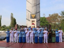 Dankodiklatal Pimpin Ziarah HUT Ke-80 TNI AL, Tabur Bunga untuk Para Pahlawan