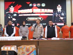 Polres Kediri Berhasil Amankan 16 Tersangka 98,48 gram Sabu dan Ratusan Ribu Okerbaya