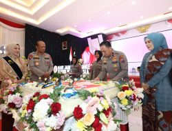 Gelar Tasyakuran Hari Jadi Polisi Wanita ke-77, Kapolda Jatim dan Ibu Asuh Polwan Beri Pesan Khusus
