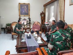 Anjangsana TNI ke Jenderal TNI (Purn) Try Sutrisno: Kita Tidak Boleh Melupakan Persatuan