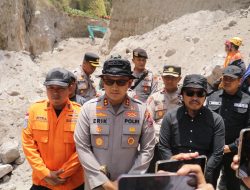 Tim SAR Gabungan Polres Magetan Berhasil Evakuasi Korban Longsor Tambang Trosono