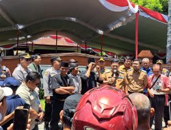 Polres Nganjuk Siagakan Personel Amankan Aksi Damai RT/RW di DPRD