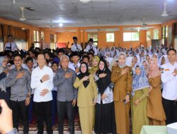Wabup Kampar Misharti Dorong Pelajar Pahami Bahaya HIV/AIDS dan Narkoba.