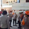 Tim SAR Brimob Polda Jatim Sisir Puing Bangunan Roboh di Ponpes Al Khoziny