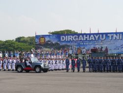 Kasrem 084/Bhaskara Jaya Hadiri Parade Meriah HUT ke-80 TNI
