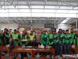 Kapolres Bojonegoro Beri Bantuan, Ajak Ojol Jaga Kamtibmas