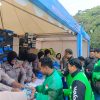 Ribuan Driver Ojol Deklarasi Kamtibmas “Jogo Jatim” di Stadion Gajayana Polresta Malang Kota Berbagi Beras dan Helm Gratis