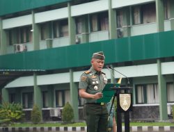 Dandenmadam V/Brawijaya Pimpin Upacara 17an Perkuat Nasionalisme Dan Integritas Prajurit TNI AD