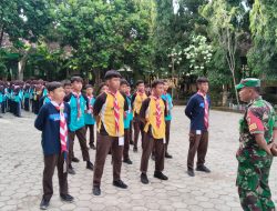 TNI Tempa Disiplin Pelajar SMPN 1 Suruh