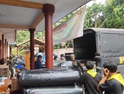 Polda Jatim Beri Bantuan Kemanusiaan Warga Terdampak Erupsi Gunung Semeru