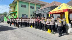 Polda Jatim Libatkan Personel Gabungan Perbaiki Tanggul Sungai di Curah Kobokan Lumajang