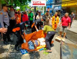 Pria Paruh Baya Ditemukan Warga Sekitar Telah Meninggal Dunia Depan Lokasari Mangga Besar Jakarta Barat