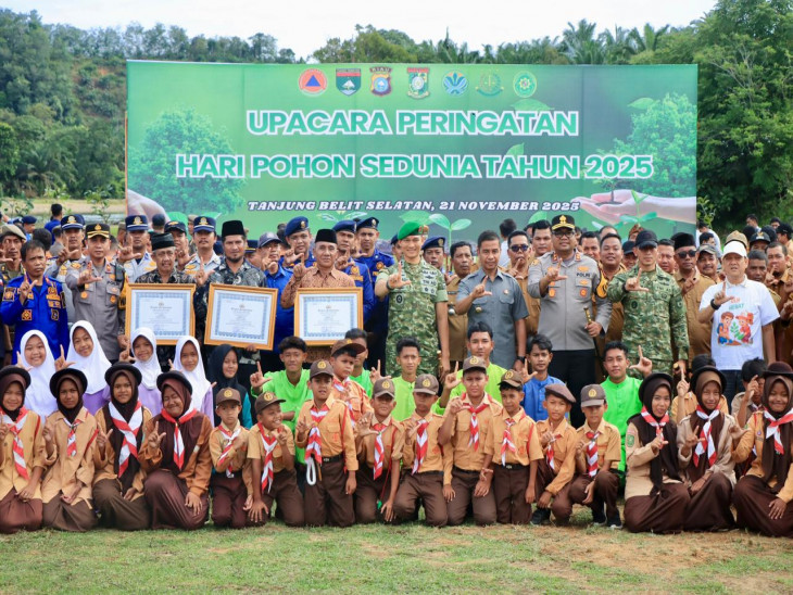 F83b34bc3d21e8f560f6d975bb1da19e6ac2a99528f74c7f55e313a69b36a423.0