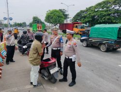 Tertibkan Pelanggar Rambu, Satlantas Polres Tanjung Perak Gelar Patroli Terpadu di Akses Vital Surabaya–Madura