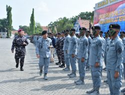 Dankodiklatal Hadiri Penutupan Coast Guard Basic Training dan Terima Brevet Utama Bakamla RI