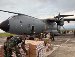 Mendarat di Lanud Sultan Iskandar Muda, Airbus A-400 TNI AU Bawa 24 Ton Bantuan Korban Banjir di  Aceh