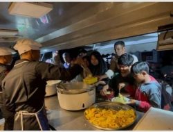 Dapur Lapangan Brimob Suplai Bantuan Makanan untuk Korban Banjir di Aceh Tamiang