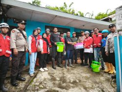 Polres Pasuruan Salurkan Bantuan Sosial kepada Keluarga Korban Longsor Tlogosari
