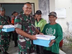 Danrem Untoro Beri Bansos Kepada Pekerja di Lokasi Pembangunan Koperasi Merah Putih