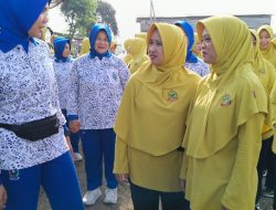 Kunjungan Dua Ibu Pimpinan Organisasi Prajurit, Inspirasi Semangat Ketahanan Pangan Yonif TP 837/KT