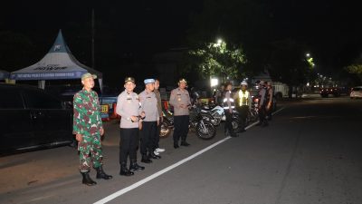 Jelang Nataru, Polres Pelabuhan Tanjung Perak Gelar Patroli Skala Besar Gabungan TNI – polri.