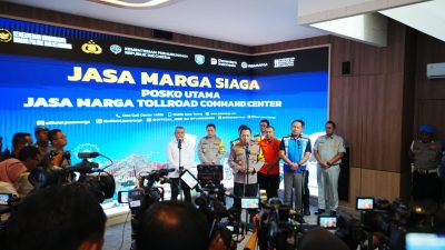 Kapolri Tinjau Pos Command Center, Pastikan Arus Mudik Berjalan Aman dan Nyaman