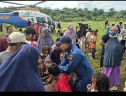 Pilot dan Kru Helikopter Salurkan Amanah Al-Qur’an untuk Anak-Anak Terdampak Banjir di Aceh Tamiang