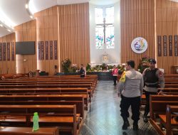 Gegana PMJ Laksanakan Sterilisasi Gereja Maria Kusuma Karmel Jelang Perayaan Natal 2025