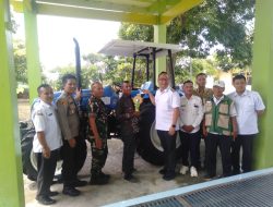 Pemkab Gresik Serahkan Armada Traktor untuk Gapoktan Kedamean, Dorong Modernisasi Pertanian