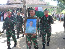 Dandim Tulungagung Pimpin Upacara Pemakaman Militer Letkol Inf Samsul Kusairi