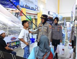 Sapa Humanis Polwan Polresta Sidoarjo Patroli Dialogis di Terminal Purabaya